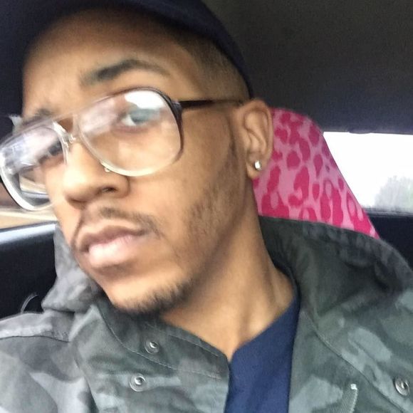 Meet your Posher, Zoe - Picture 1 of 1